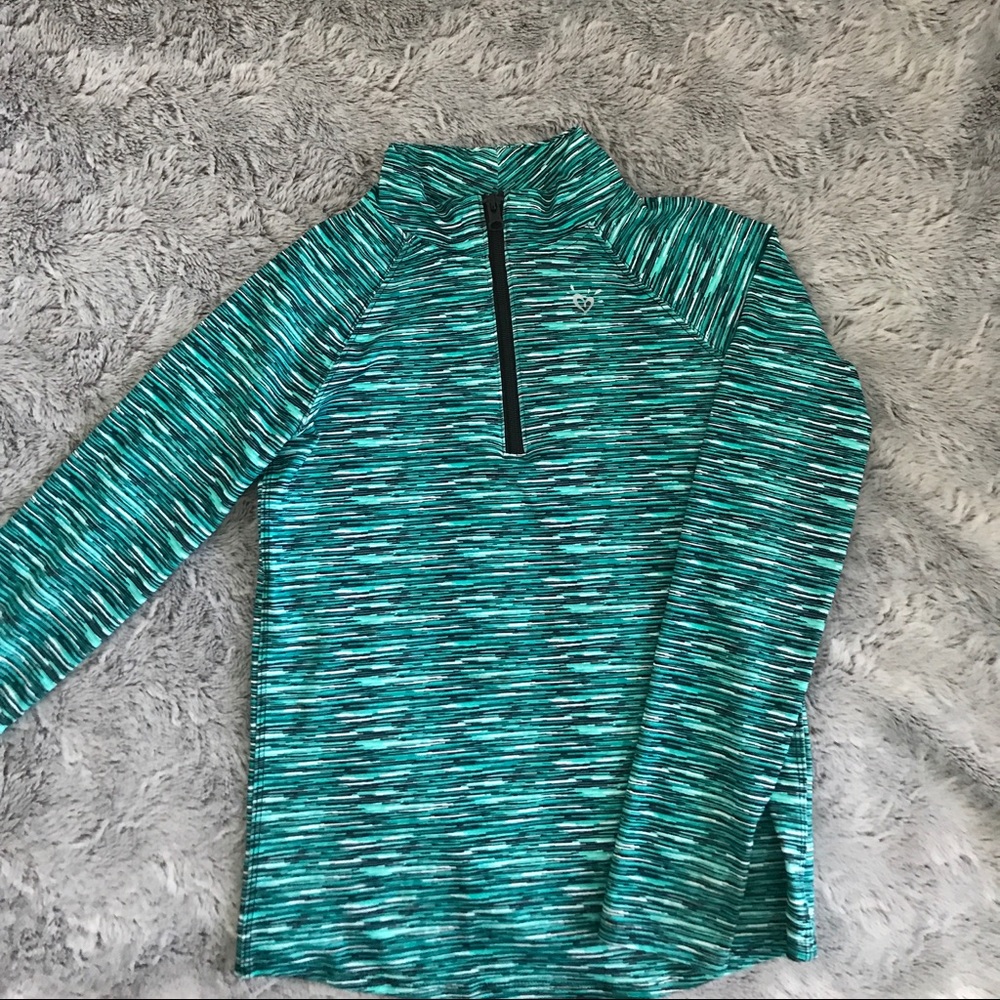 Athletic long sleeve pull over